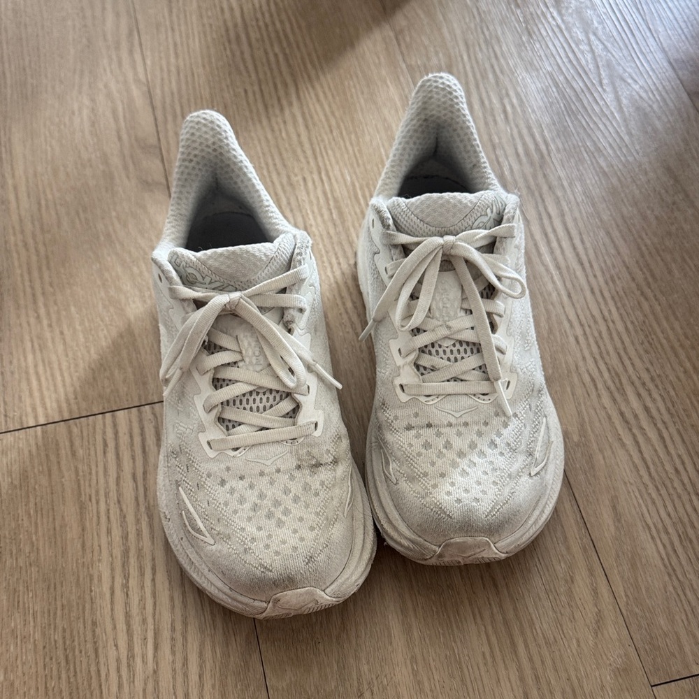Hoka White Women 6 Running Shoes with Insoles
